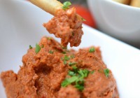 Tomatenaioli mit Mini-Grissini