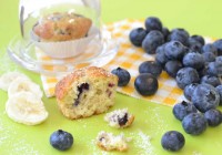 Mini-Muffins mit Blaubeeren und Banane