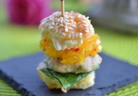Asia-Burger mit Mangosalsa