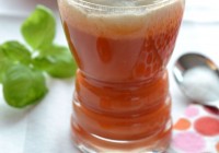 Tomatensuppe mit Basilikum-Knoblauch-Schaum